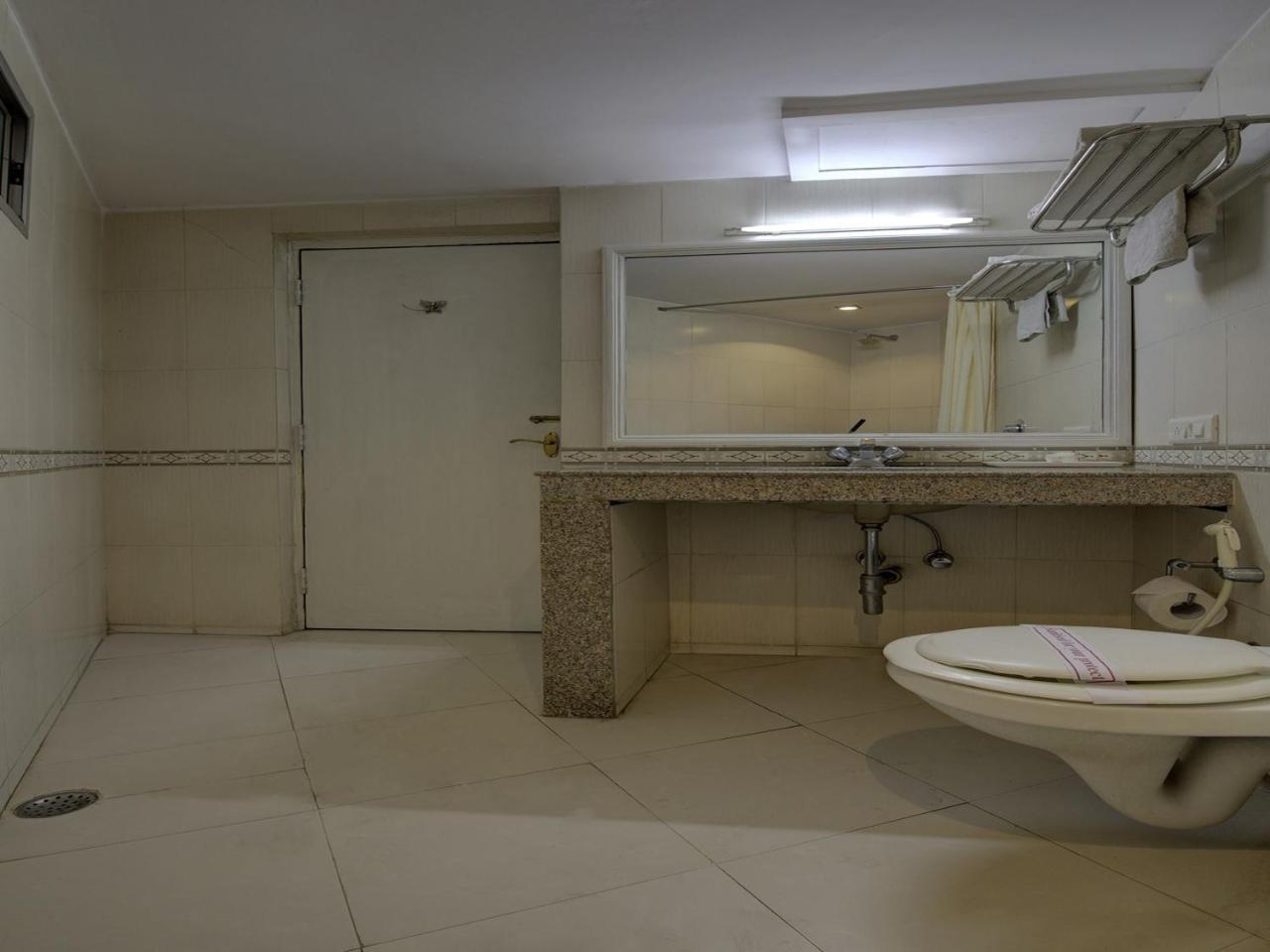 Oyo 1864 Hotel Yuvraj Ranchi Zewnętrze zdjęcie